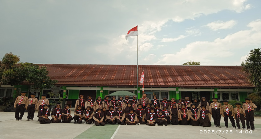 Kamabigus MTs Negeri 2 Pringsewu Buka Kegaitan Latihan Perdana Pramuka Tahun Ajaran 2025/2026